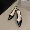 Sandálias de salto agulha com bico fechado e traseiro aberto para comércio exterior, sapatos de salto alto finos e de bico fino para mulheres, novos sapatos de salto alto finos e de bico fino para primavera e verão de 2025