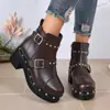 Botas femininas de couro com sola grossa e salto grosso, botas estilo Martin, botinhas pretas e marrons estilo motociclista com fivelas de rebite, botas femininas para outono e inverno