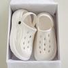 2025 Nuevas Sandalias y Pantuflas de Verano para Mujer de Suela Gruesa Combinables Zapatos con Agujeros Cómodas de Suela Suave Casuales Medias Pantuflas CH1601
