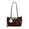 Nova bolsa de ombro Yuezhi 2026 outono inicial, grande capacidade, casual, para axila, bolsa de ombro elegante e simples para trabalho e deslocamento, bolsa tote