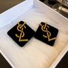 Pendientes de terciopelo negro con forma de cuadrado geométrico y pequeña fragancia para mujer, elegantes pendientes fríos de alta calidad, joyería única y exagerada para las orejas