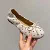 Versión de cuero suave~Zapatos de ballet para mujer, nuevos de otoño, Mary Jane retro casual versátiles, de lunares, de punta fina, de un solo color