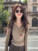 Camiseta chique de manga comprida com meia-gola cáqui estilo coreano para mulheres, look super quente para o início do outono, nicho, não vai destoar