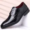 Zapatos formales de gran tamaño transfronterizos para hombre, zapatos de cuero casual de negocios estilo británico para hombre, zapatos derby de cordones con puntera cuadrada para hombre, zapatos para hombre en stock