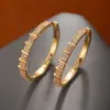Novos Brincos da Moda Estilo Europeu e Americano com Ear Cuffs Cravejados de Diamante, Design de Nicho de Luxo Leve, Sensação de Alto Padrão, Brincos Versáteis para Venda Transfronteiriça