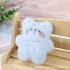 Mochila de Pelúcia Decorativa Urso Pingente de Flor Boneca Decoração Broche Bolsa Acessórios para Bonecas DIY Urso