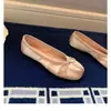Zapatos de Piel de Oveja con Pliegues y Punta Dividida Estilo Pezuña de Cerdo para Mujer, Zapatos Planos sin Cordones tipo Ballet Mary Jane