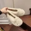 Sapatos de pelúcia slip-on com laço estilo fada francesa para uso externo, novo modelo outono e inverno 2026, mocassins com forro de pelúcia