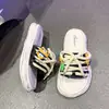Sandalias Casuales de Playa con Suelas Gruesas y Diseño que Aumenta la Altura, Estilo Slip-On para Mujer, Nuevo Modelo Otoño/Verano 2025 con Suela de Plataforma con Cordones