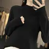 Suéter feminino de outono e inverno com gola alta discreta, mangas compridas, caimento solto, modelador, pulôver versátil, camisa base de fleece, top de tricô