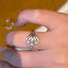 Diseño de Nicho Coreano Anillo Abierto de Concha con Brillo Fino Fresco Nuevo Anillo Ajustable para Dedo Índice de Mujer Venta al por Mayor