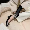 Tacones Altos Elegantes Negros de Terciopelo Estilo Chanel con Pedrería, Nuevos Zapatos de Moda Coreana con Tacón Grueso y Boca Baja para Mujer