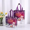 Sacolas não tecidas personalizadas para feriados, costuradas e laminadas, sacolas de compras de presente com boneco de neve e árvore de Natal, sacolas de compras de Natal de shopping