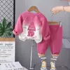 Novo Conjunto de Duas Peças Casual Tie-Dye de Algodão com Gola Redonda e Urso Feliz para Meninos e Meninas, Calça Estampada da Moda para Lote Caseiro