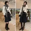 Estas botas son tan elegantes, estilizan y hacen que tus piernas se vean rectas.. Son pequeños, cilíndricos y tienen un diseño estilo caballero.. Son botas largas de 2026 de grosor, de tacón bajo, punta cuadrada, elásticas y de caña alta para mujer.