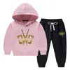 Conjunto de Suéter con Capucha para Niños Otoño e Invierno 2023 Estilo Occidental Nuevo para Niños Medianos y Grandes Ropa de Invierno Gruesa y Cálida con Forro de Felpa