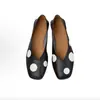 Zapatos Individuales de Piel de Oveja Súper Suave con Lunares Blancos y Negros para Mujer Par con Faldas Boca Baja Suela Plana Zapatos Planos de Ballet Punta Cuadrada Cuero Suave Mocasines Versátiles