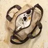 La nueva bolsa de playa de secado rápido de Feifan es adecuada para vacaciones en la playa, se puede llevar cruzada o al hombro, y es ideal para nadar, hacer ejercicio y deportes.. Es una bolsa de malla
