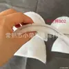 Atacado de Fábrica Estoque Branco Multi-camada Algodão Ombreiras Terno Feminino Roupas Grandes Acessórios para Vestuário Ombreiras de Esponja Ombreiras para Jaqueta