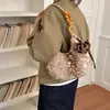 2026 Nuevo Bolso de Mano Peludo de Gama Alta Bolso de Felpa Estilo Coreano para Mujer Moda de Nicho Bolsos de Axila con Manchas de Ciervo Pequeño de Moda