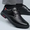 [Couro de vaca macio] sapatos masculinos de couro couro respirável sapatos casuais coreanos sola macia antiderrapante versátil para o dia a dia sapatos masculinos