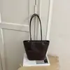 Bolsa de Palha Tecida Estilo Coreano Nova de Verão 2026 Nicho Outono Cesta de Mão em Couro Macio Bolsa da Moda