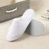 Pantuflas Desechables de Terciopelo Coral, Venta al por Mayor Personalizada, Especial para Hotel y B&B Salón de Belleza Hospitalidad Piso Antideslizante Pantuflas de Algodón