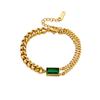 Conjunto de tres piezas de joyería de moda europea y americana con cadena de acero de titanio chapada en oro claro de lujo con incrustaciones de diamantes y diamantes verdes rectangulares