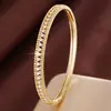 Pulsera Hueca Estilo Nuevo Lujo Ligero, Moderna con Circonita Sintética Incrustada, Pulsera de Cobre Electrochapado, Exclusivamente para Ventas Transfronterizas, Directamente del Fabricante