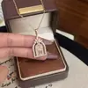 Collar de Castillo de Diamantes Completo Puerta de la Felicidad Francesa para Mujer Cadena de Clavícula de Lujo Ligero con Circonita Incrustada de Cobre Accesorios Dropshipping