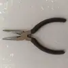 Mini Pinzas para Regalos Promocionales y Obsequios: Alicates Mini de Hierro Fundido de 4.5 pulgadas, Pinzas de Punta Recubiertas de Plástico, Pinzas de Corte Diagonal, Hierro Fundido