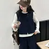 Traje Estilo Coreano para Niñas 2026 Otoño Nuevas Llegadas Niños Medianos y Grandes Camisa Base de Encaje Chaleco de Solapa Diagonal Pantalones de Pierna Ancha Conjunto de Tres Piezas