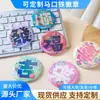 Personalização de Bottons de Folha de Flandres Processo de Estampagem a Quente Personalização de Bottons Laminação Dupla Flash Duplo Millet Botão Periférico de Anime Bidimensional