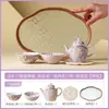 Conjunto de Chá Kung Fu Cerâmico com Camélia e Glicínia Pintado à Mão do Fabricante, Especificamente para Infusão de Chá, Inclui Um Bule e Duas Xícaras, Conveniente, de Alta Qualidade e Luxo Leve