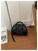 Bolsa de mão com padrão trançado vintage transfronteiriça, nova bolsa Boston de design nicho, bolsa de ombro única e transversal, bolsa de trabalho moderna para mulheres
