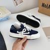 Zapatos Blancos Versátiles Chic Estilo Hong Kong para Mujer Primavera y Otoño 2025 Versátiles Populares Zapatos de Pan Zapatillas Casuales 6682
