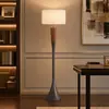 Luminária de chão estilo Bauhaus retrô, adequada para colocação ao lado de um sofá de sala de estar, ideal para pousadas, apartamentos modelo e para criar um ambiente de estilo vintage com iluminação suave