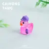 Resina de Desenho Animado DIY Pato de Rua que Brilha no Escuro Figurine Chaveiro Pingente Decoração Mini Acessórios Atacado