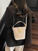 Nova Bolsa Pequena de Verão para Mulheres 2024 Elegante Bolsa de Mão Estilo Balde Versátil Textura Estilosa Bolsa Transversal para o Dia a Dia