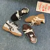 Sapatos de Treino Alemães com Aumento de Altura de 7cm para Mulheres, Couro Genuíno, Novo Estilo Outono e Inverno 2025, Sapatos Esportivos Casuais Versáteis com Solado Grosso e Patchwork