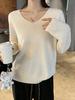 Suéter de lana con cuello en V para mujer, otoño e invierno, nueva moda, estilo extranjero, suéter de base de punto blanco de alta gama con borde cruzado