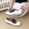 Vento bico fino bico quadrado tira cruzada estilo francês 2026 novo aumento de altura interna sapatos de balé Mary Jane femininos sapatos de salto único versáteis