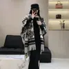 Bufanda de Pintura a Tinta Blanco y Negro Otoño e Invierno Bufanda Nueva Estilo Coreano Versátil de Gama Alta Chal Abrigo Cálido Chaqueta para Mujer