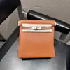 Mochila Kelly Clássica de Couro Genuíno de Primeira Camada Levemente Luxuosa, Mochila de Couro Genuíno de Moda de Alta Qualidade, Bolsa Escolar Versátil de Grande Capacidade para Mulheres