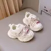 Zapatos deportivos de malla transpirable de principios de otoño, zapatos para bebé, zapatos para niña, zapatos tipo papá para niños con suela suave antideslizante, zapatos casuales para niño