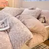 Conjunto de Quatro Peças de Leite Fleece Esculpido Espesso de Inverno Capa de Edredom Quente de Fleece de Coral Conjunto de Três Peças de Flanela Roupa de Cama