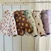Nuevos estilos de otoño e invierno: chaquetas de invierno de algodón acolchado para bebé, ropa de algodón engrosada para niños, prendas exteriores con capucha unisex estilo corto para bebés y niños pequeños