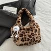 2024 Inverno Pelúcia Bonito Saco Grande Capacidade Nova Moda Elegante Bolsa de Ombro Simples Portátil Balde Saco