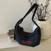 Bolsa de Bollo Acolchada con Letra, Bolso Cruzado Texturizado de Gran Capacidad, Bolso de Hombro Versátil de Color Sólido, Bolso Croissant Casual para Viajes Diarios