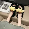En Stock Entrega Rápida Otoño e Invierno Nuevas Pantuflas de Felpa Moda Coreana Chanclas Planas de Deslizamiento Tendencia Versátil Felpa
